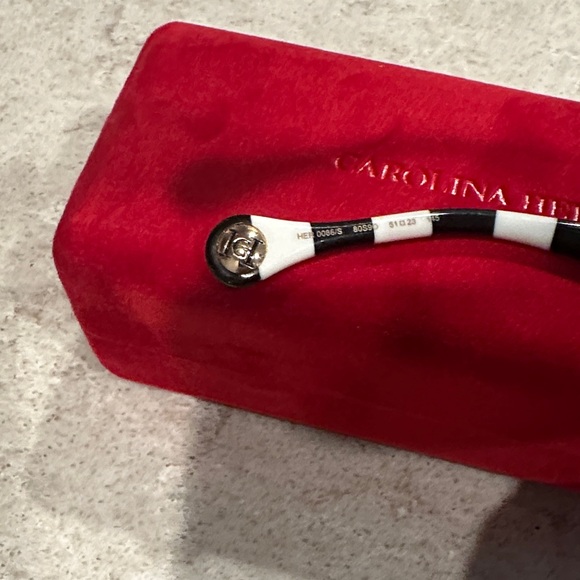 Carolina Herrera Black Sunglasses with Red Case - Picture 4 of 4